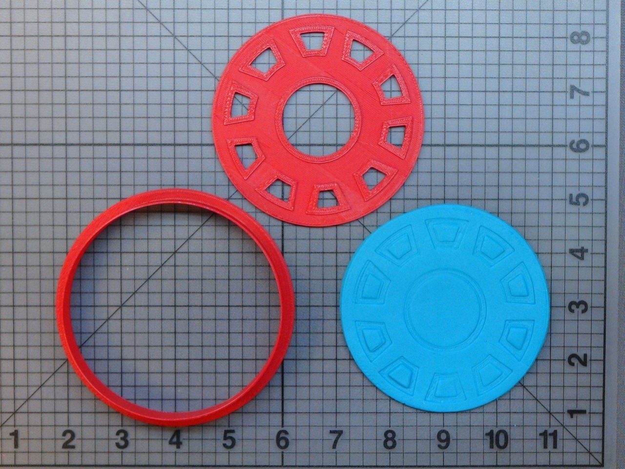 Iron Man Arc Reactor 266-A642 Cookie Cutter and Stamp