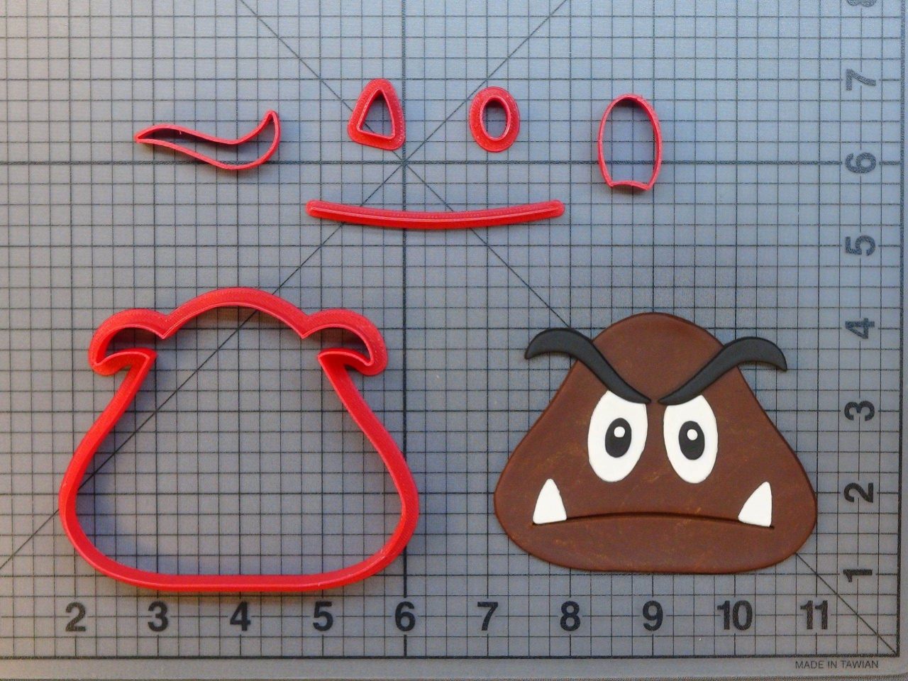 Super Mario - Goomba 266-A022 Cookie Cutter Set