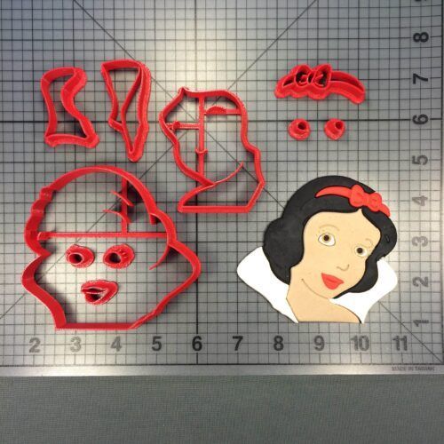 Snow White 266-A958 Cookie Cutter Set