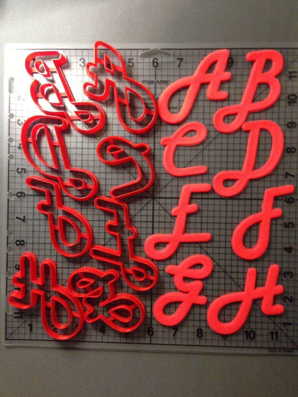Harlow Gold Font Uppercase Cookie Cutters (1)