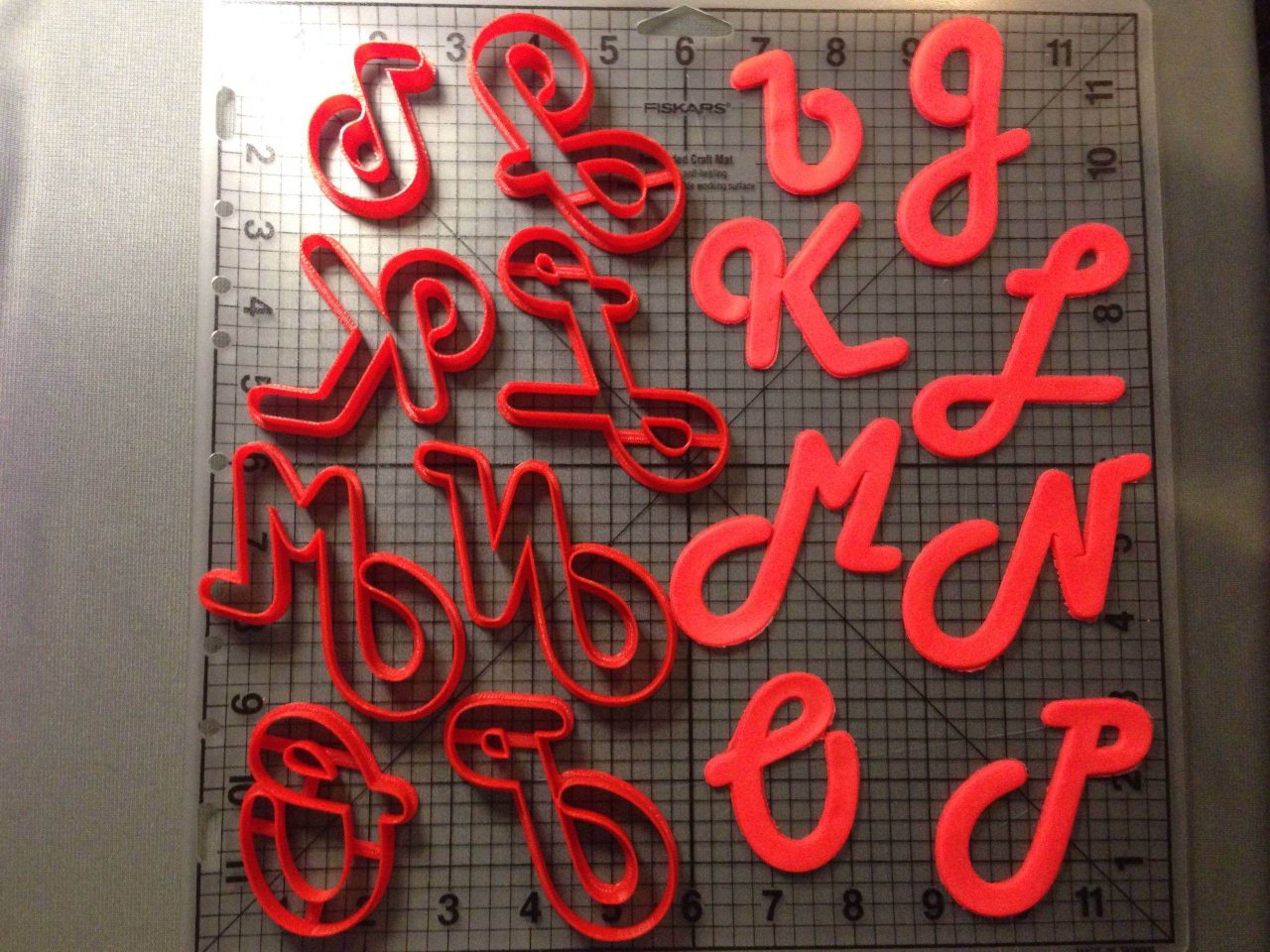 Harlow Gold Font Uppercase Cookie Cutters (2)