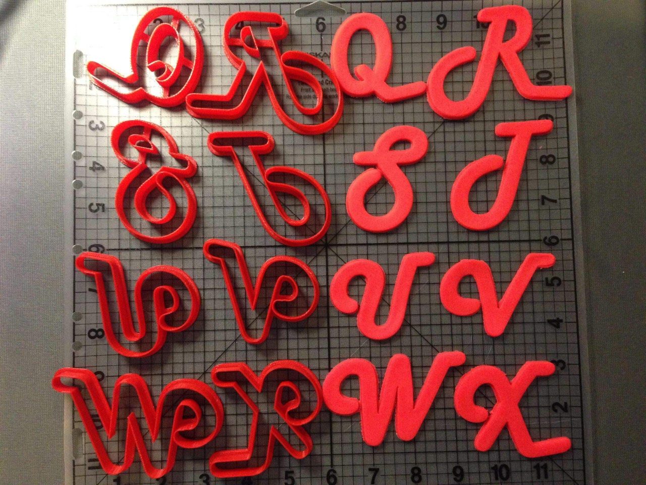 Harlow Gold Font Uppercase Cookie Cutters (3)