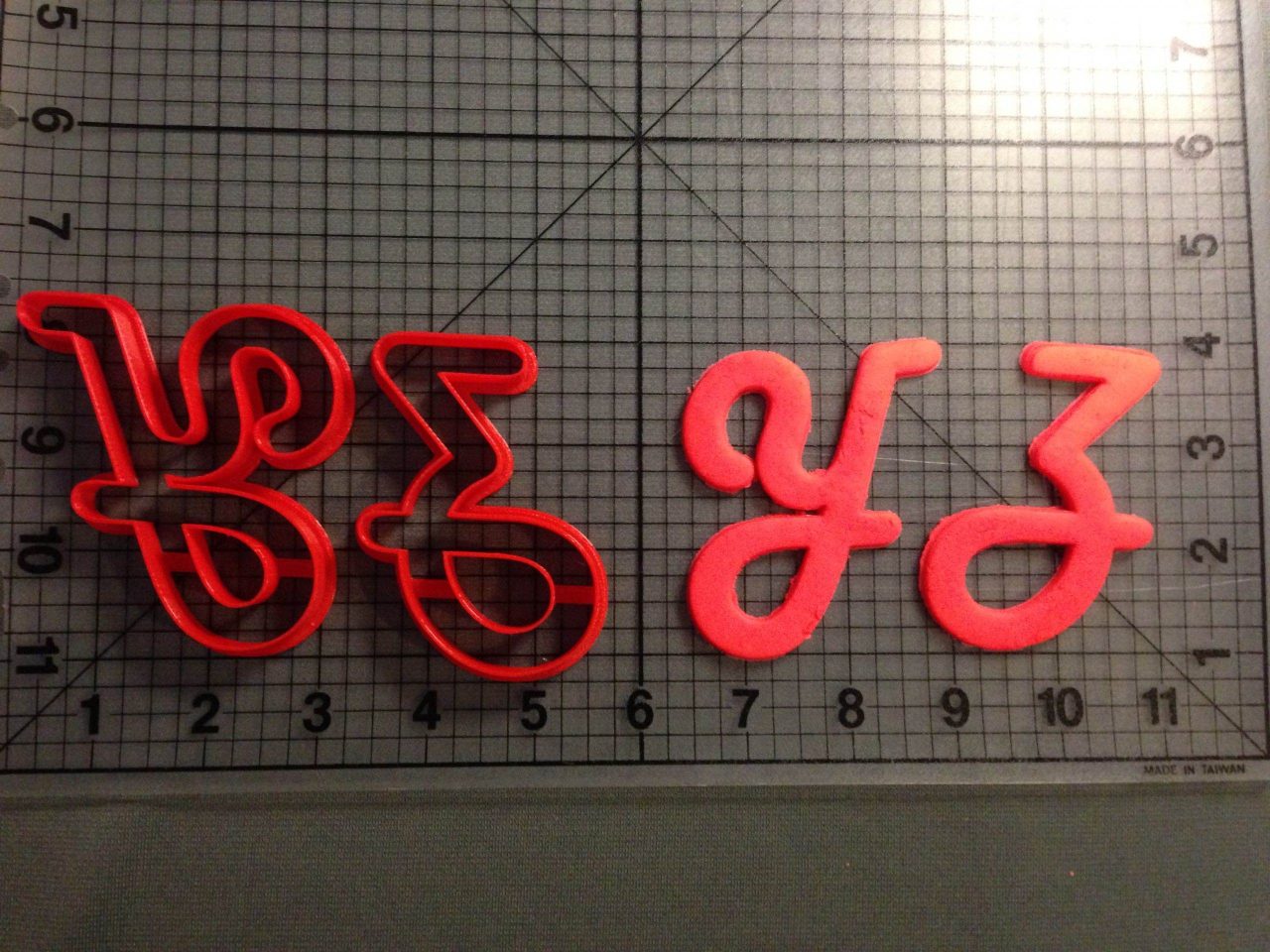 Harlow Gold Font Uppercase Cookie Cutters (4)