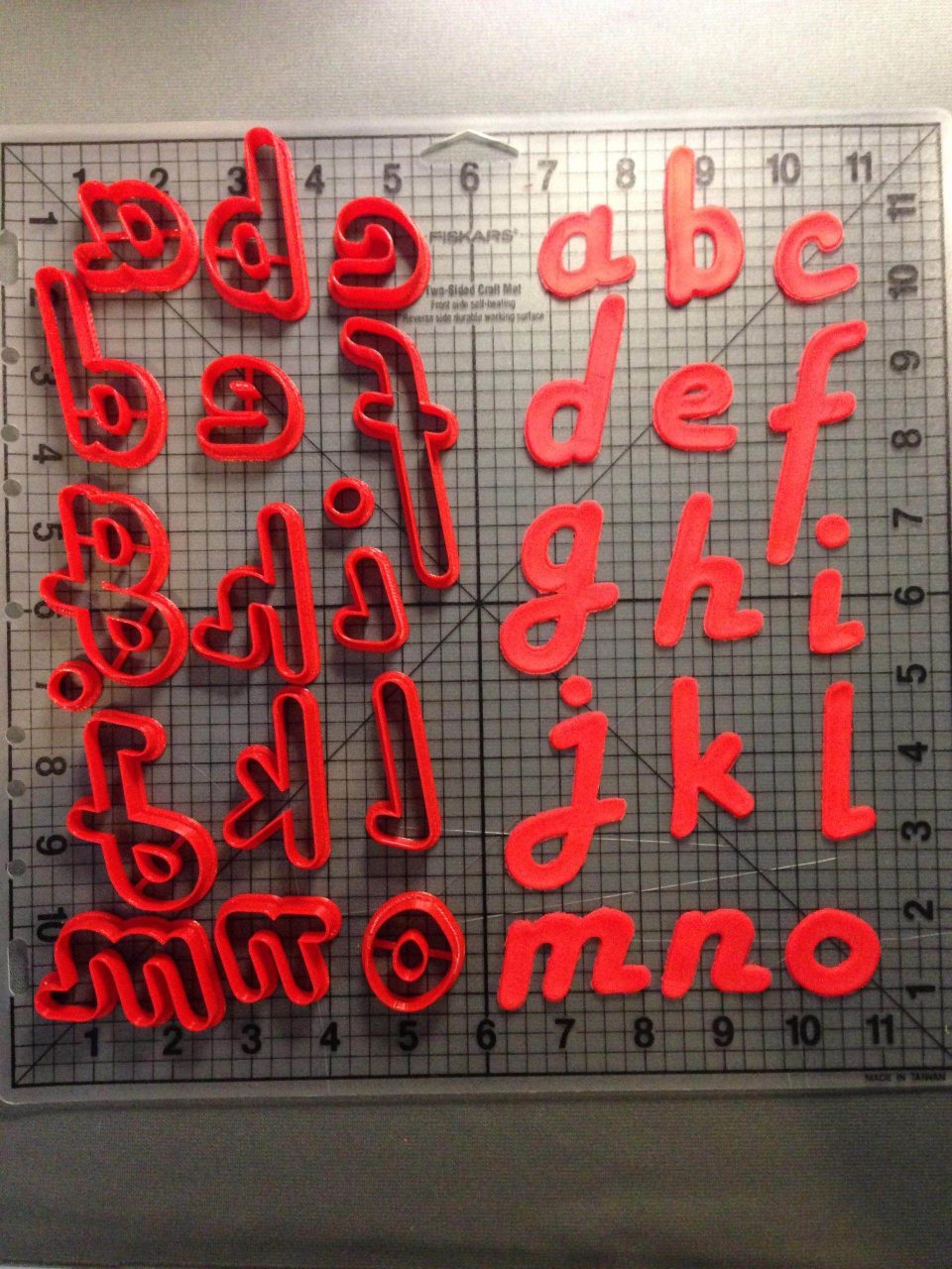 Harlow Gold Font Lowercase Cookie Cutters (1)