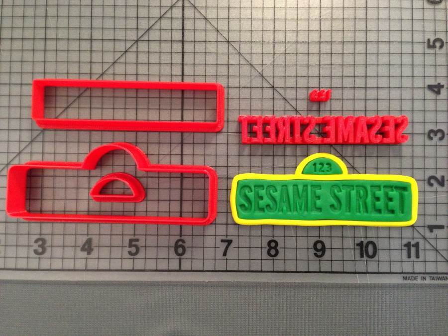 Sesame Street Logo 266-B940 Cookie Cutter Set (4 inch)