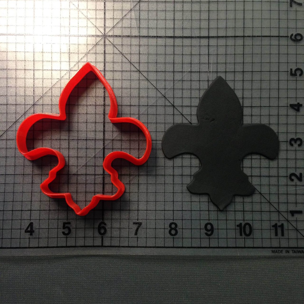 Fleur de Lis 102 Cookie Cutter