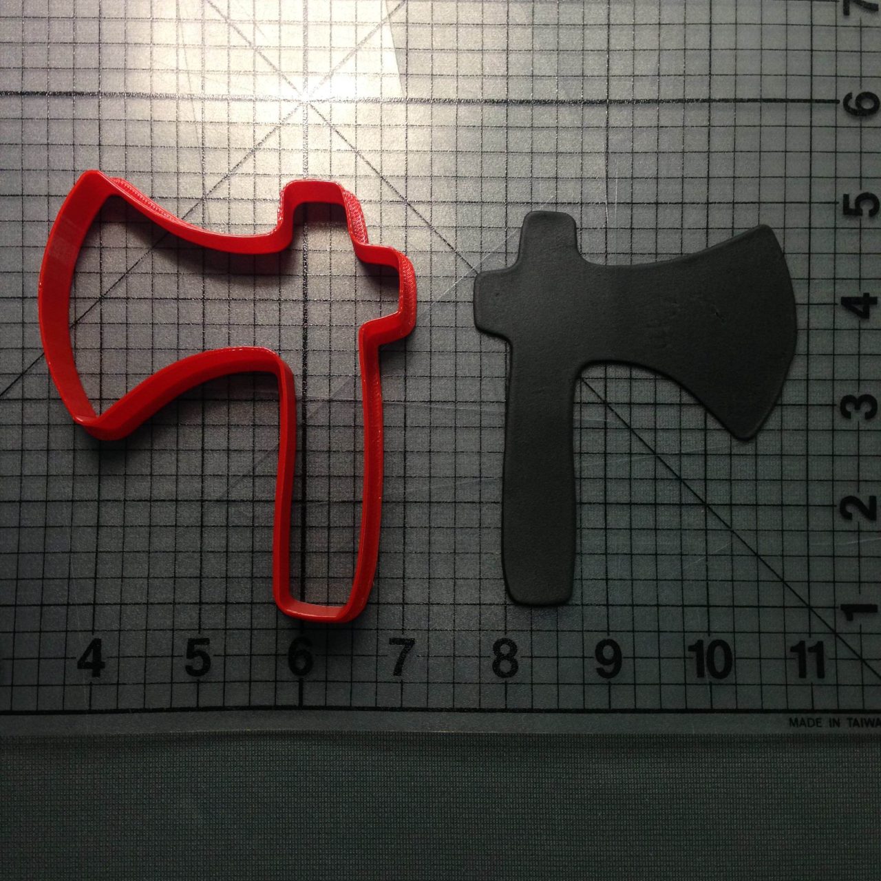 Hatchet 101 Cookie Cutter