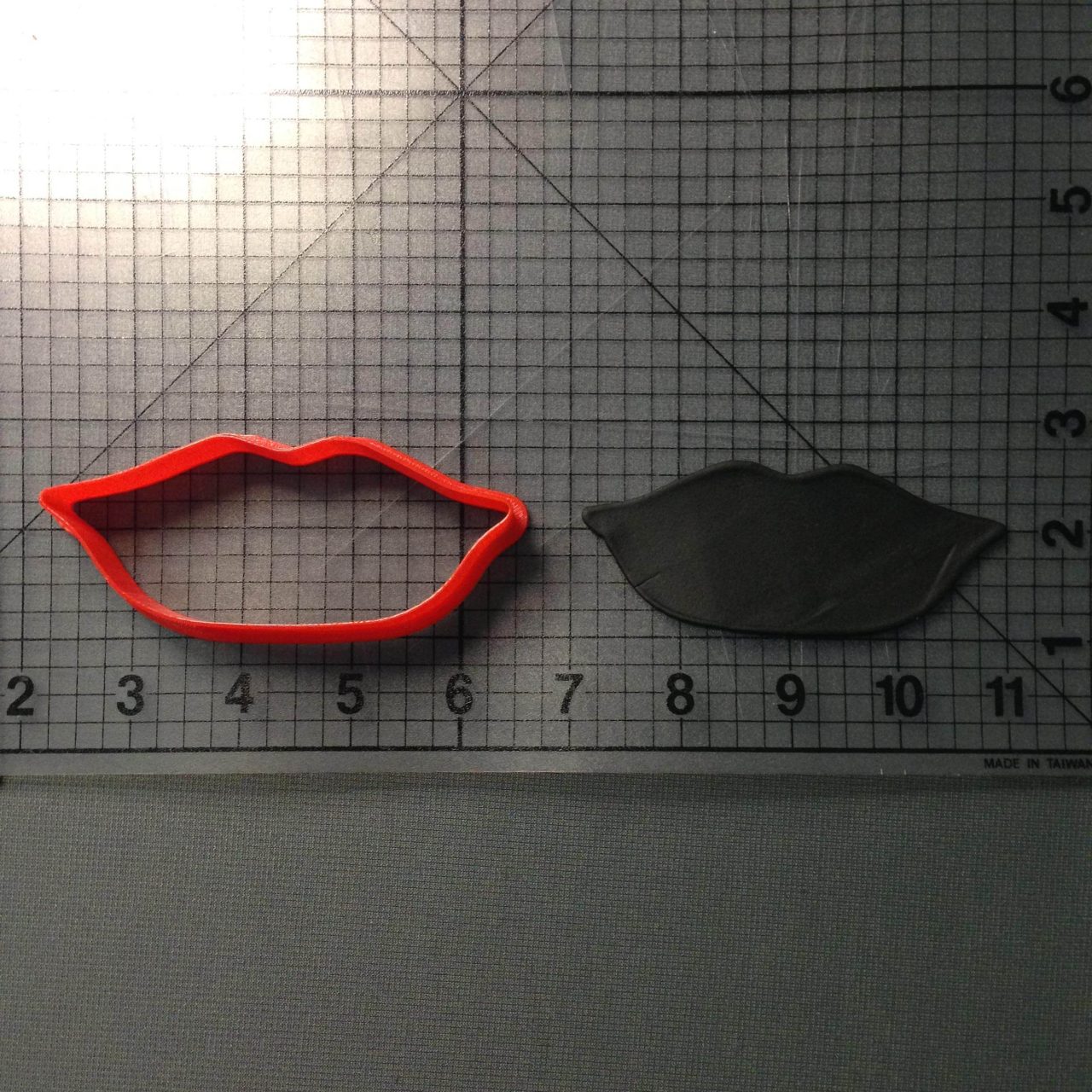 Lips 100 Cookie Cutter