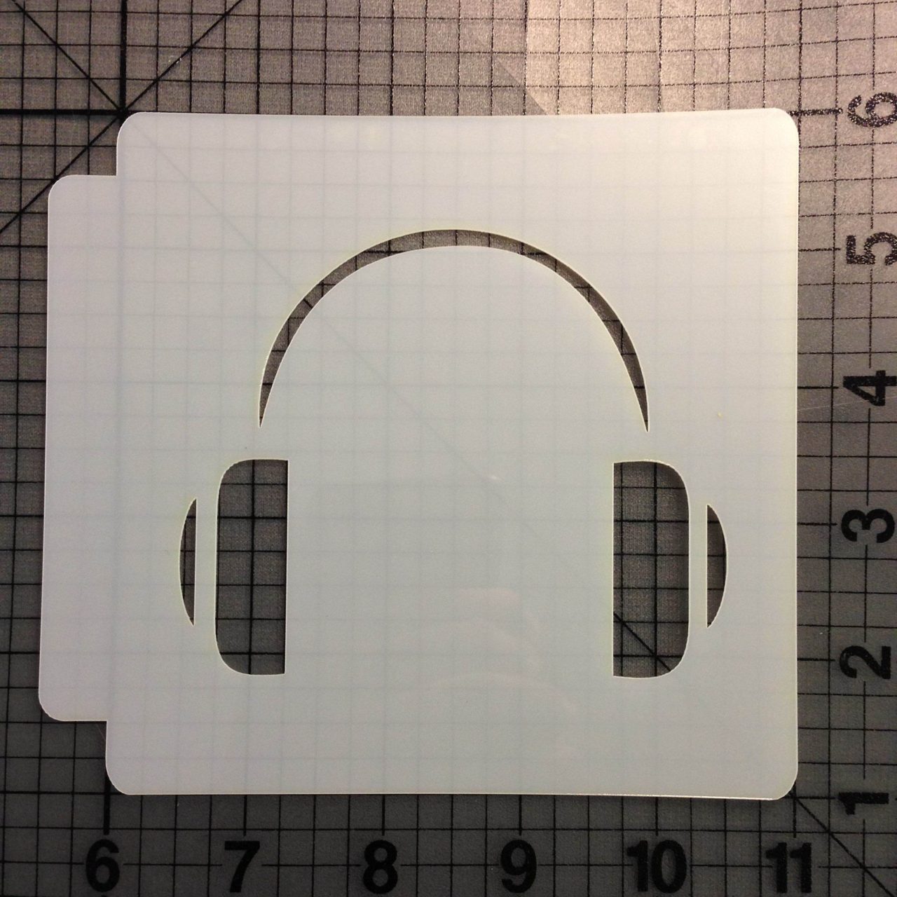 Head Phones Stencil 100