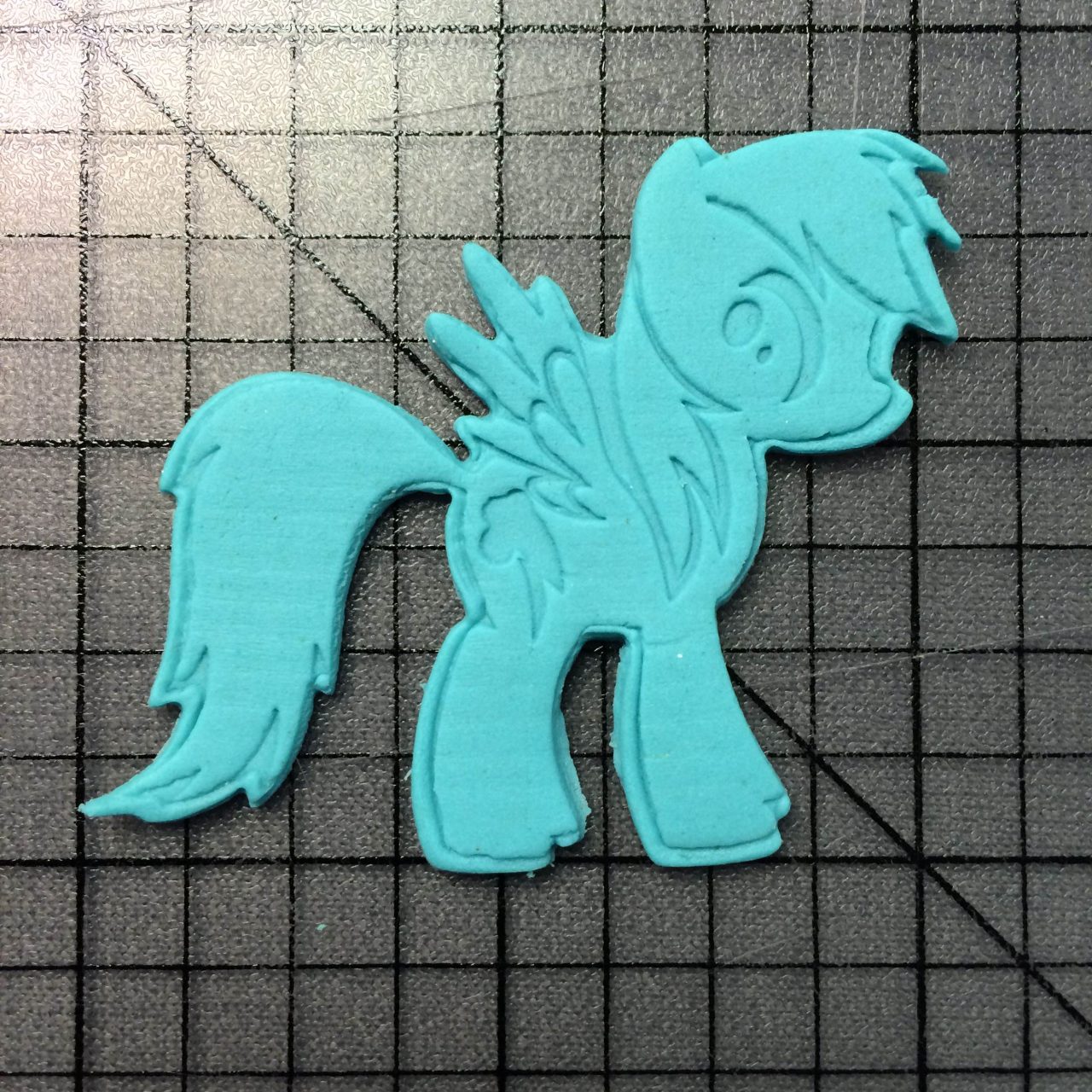MLP- Rainbow Dash 100 Cookie Cutter and Stamp (1)