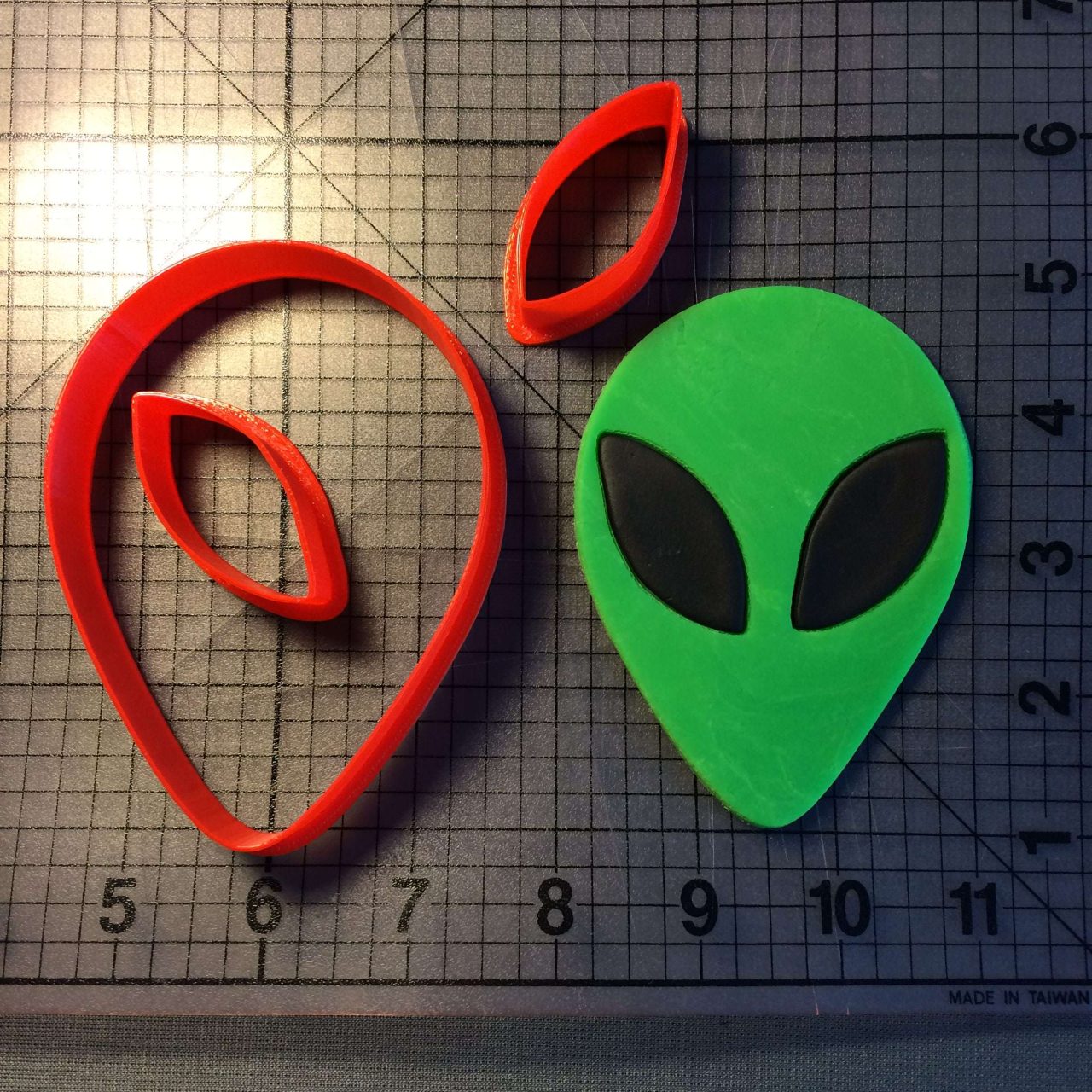 Alien 100 Cookie Cutter Set