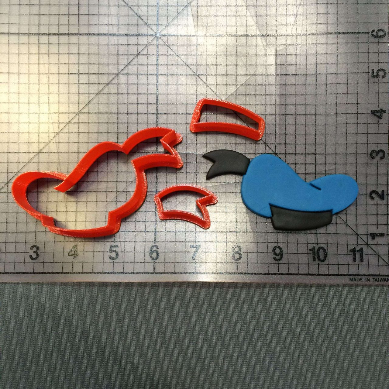 Donald Duck Hat 100 Cookie Cutter Set