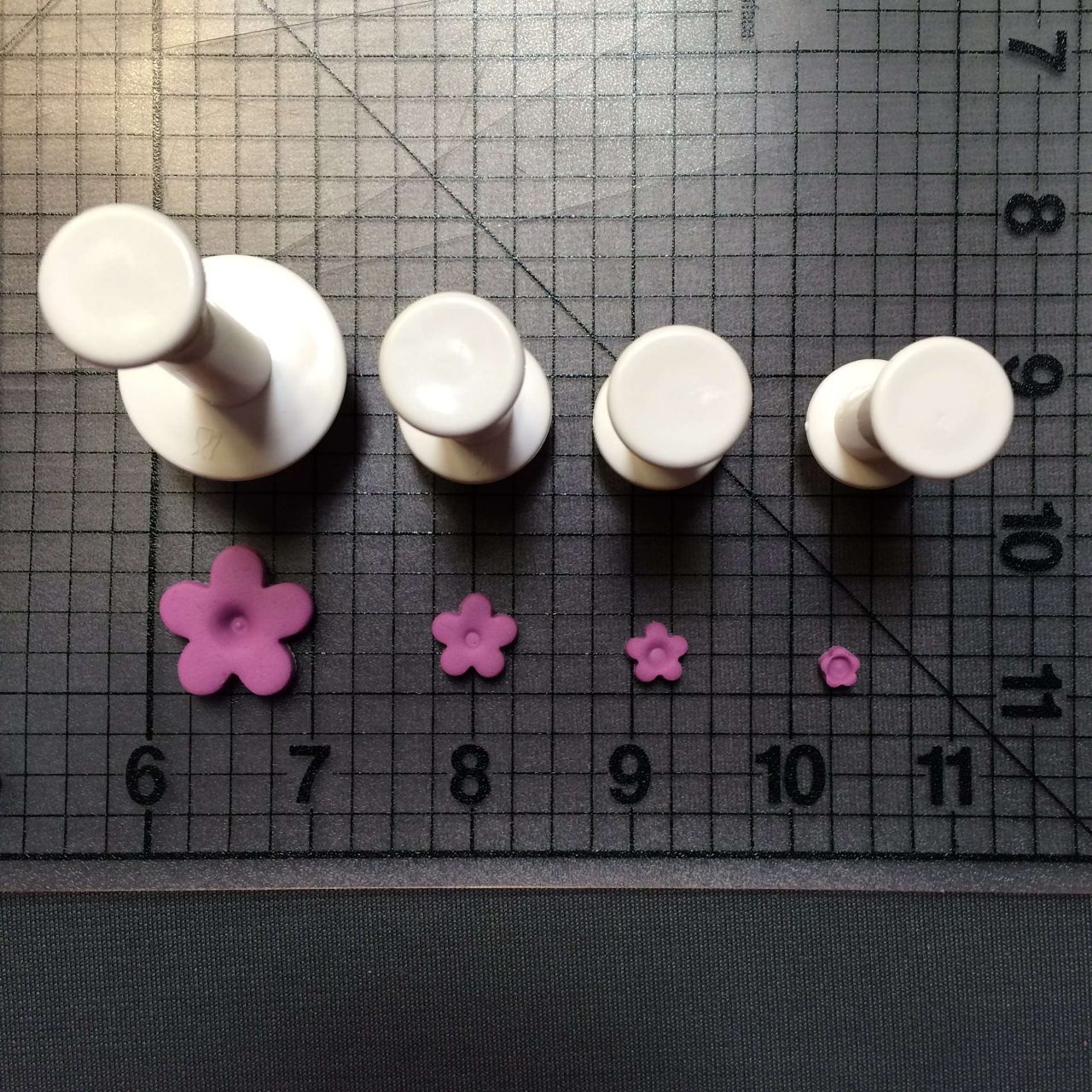 Flower Blossom Plunger Cookie Cutter Set - Image 3