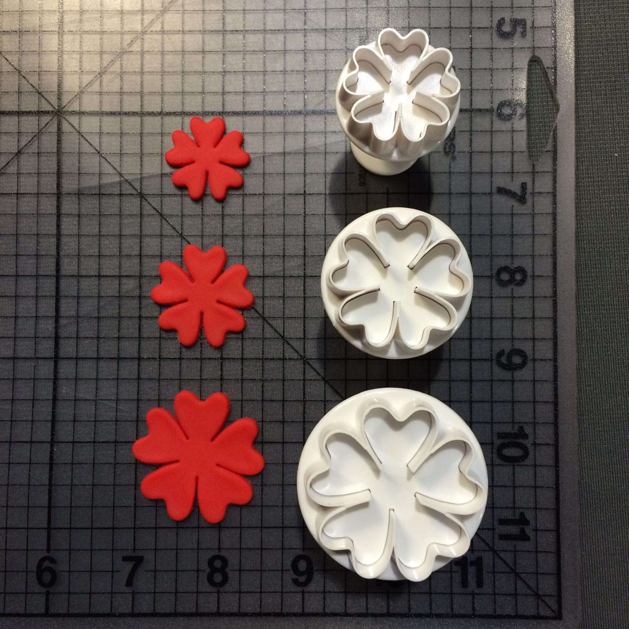 Heart Petal Flower Plunger Cookie Cutter Set (1)