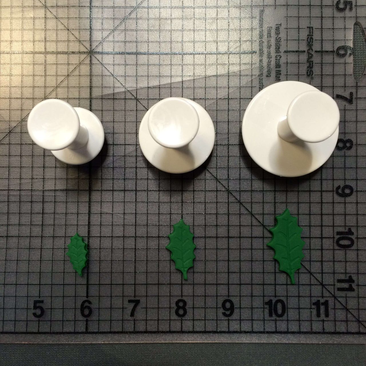 Holly Leaf Plunger Cookie Cutter Set (3)