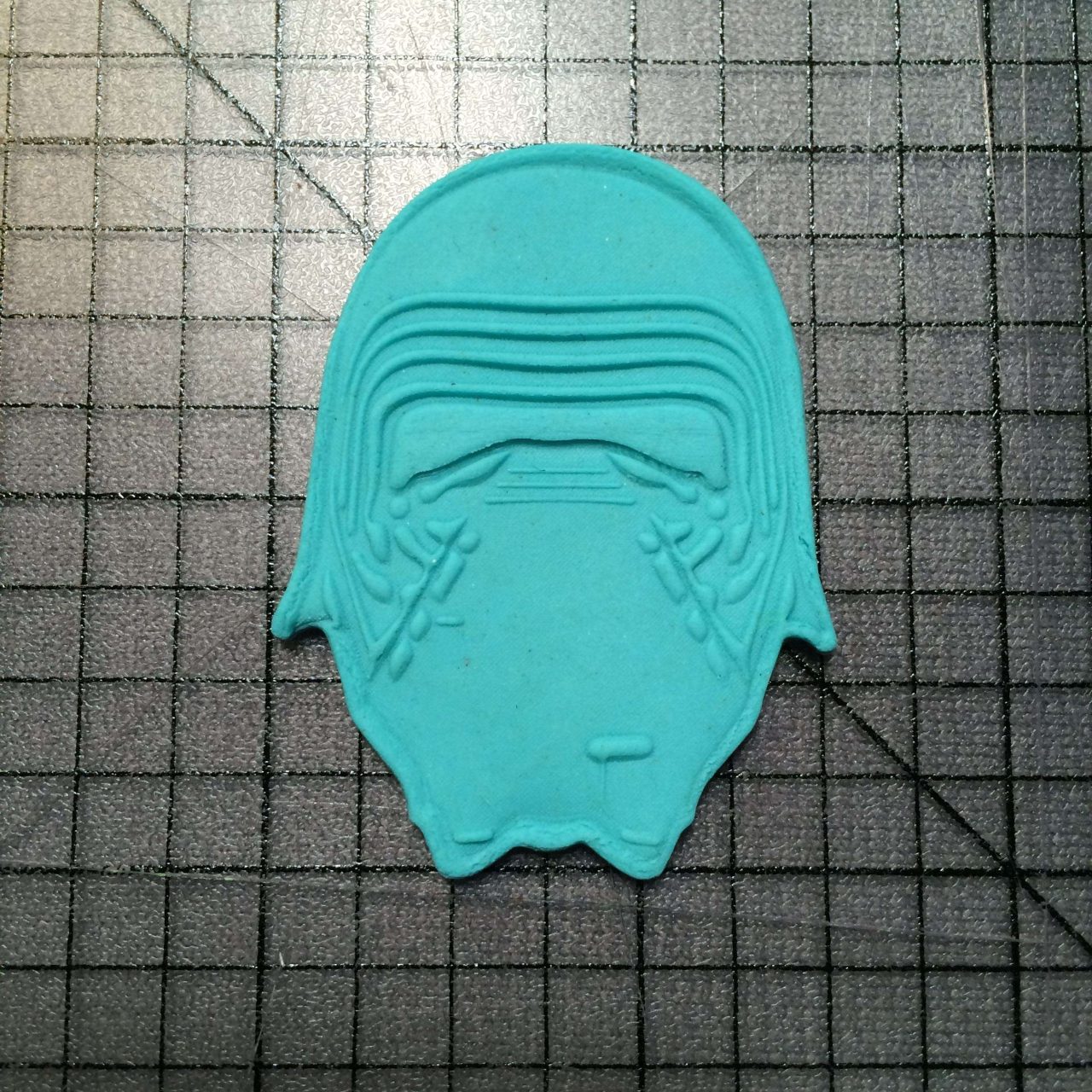 Star Wars - Kylo Ren 100 Cookie Cutter and Acrylic Stamp - Image 2