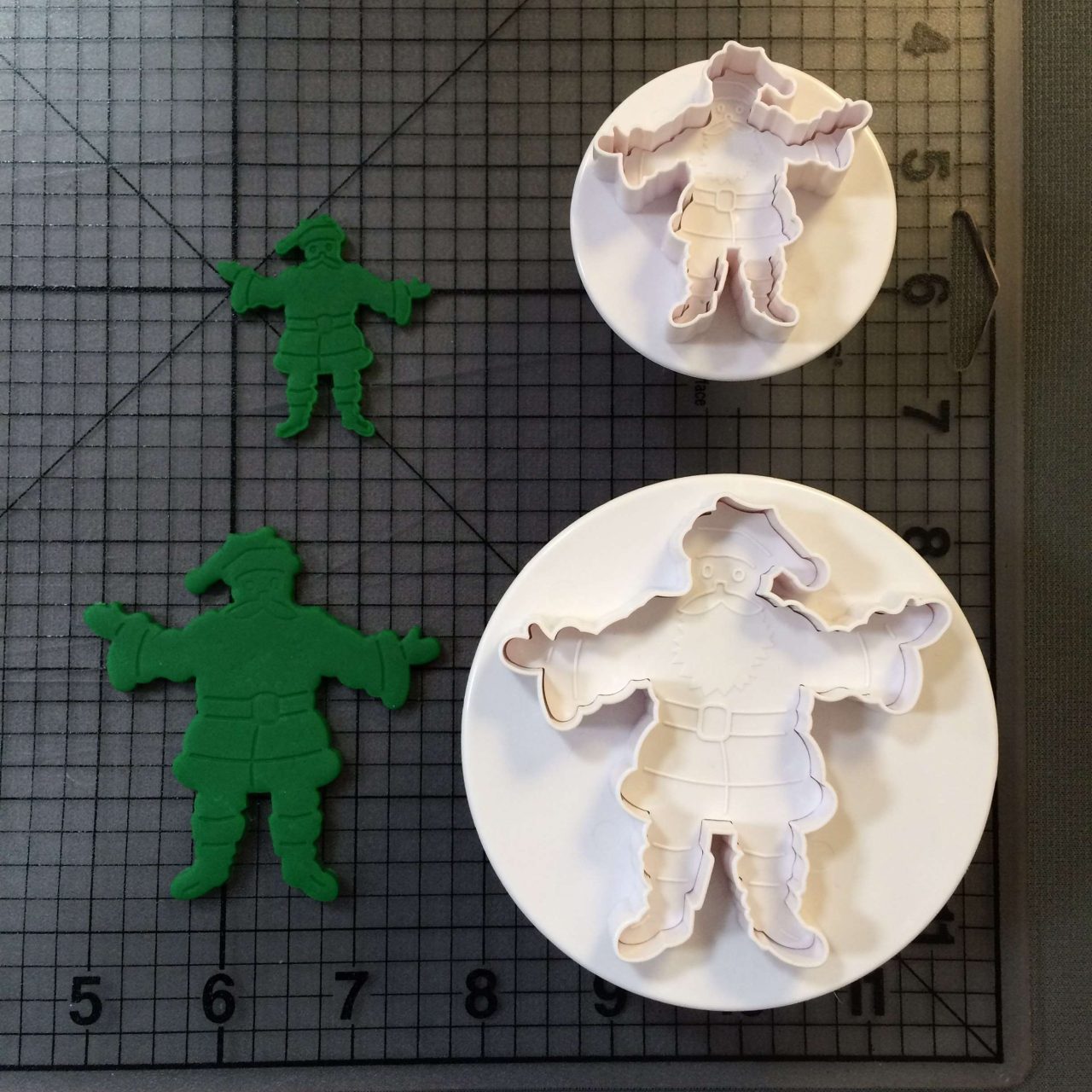 Santa Claus Plunger Cookie Cutter Set (2)