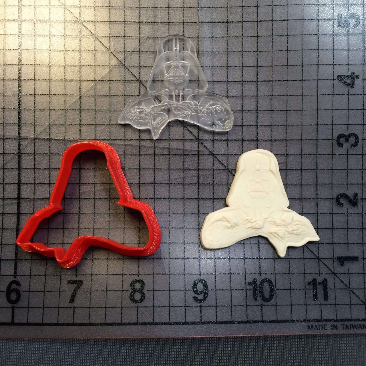 Darth Vader 100 Cookie Cutter and Stamp (imprinted 1)