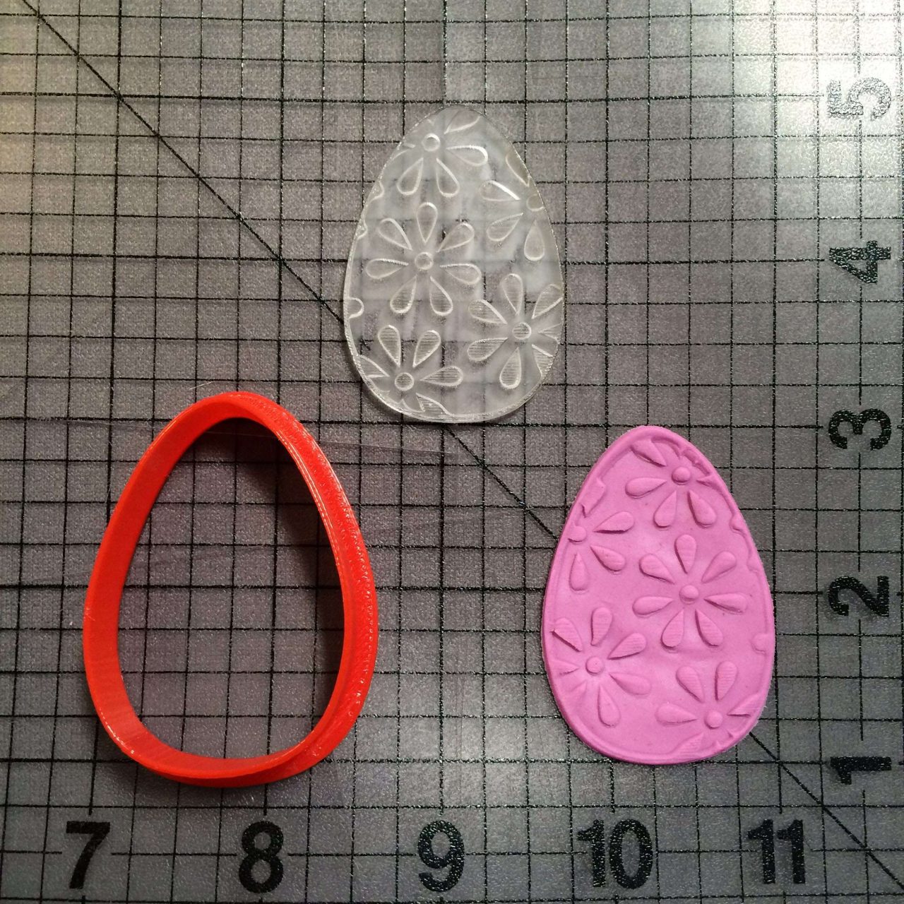 Easter Egg 100 Cookie Cutter and Stamp (imprinted 1)