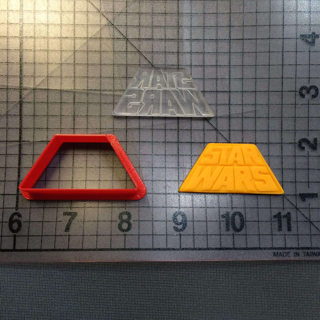 Star Wars Logo 100 Cookie Cutter and Stamp (embossed 1)