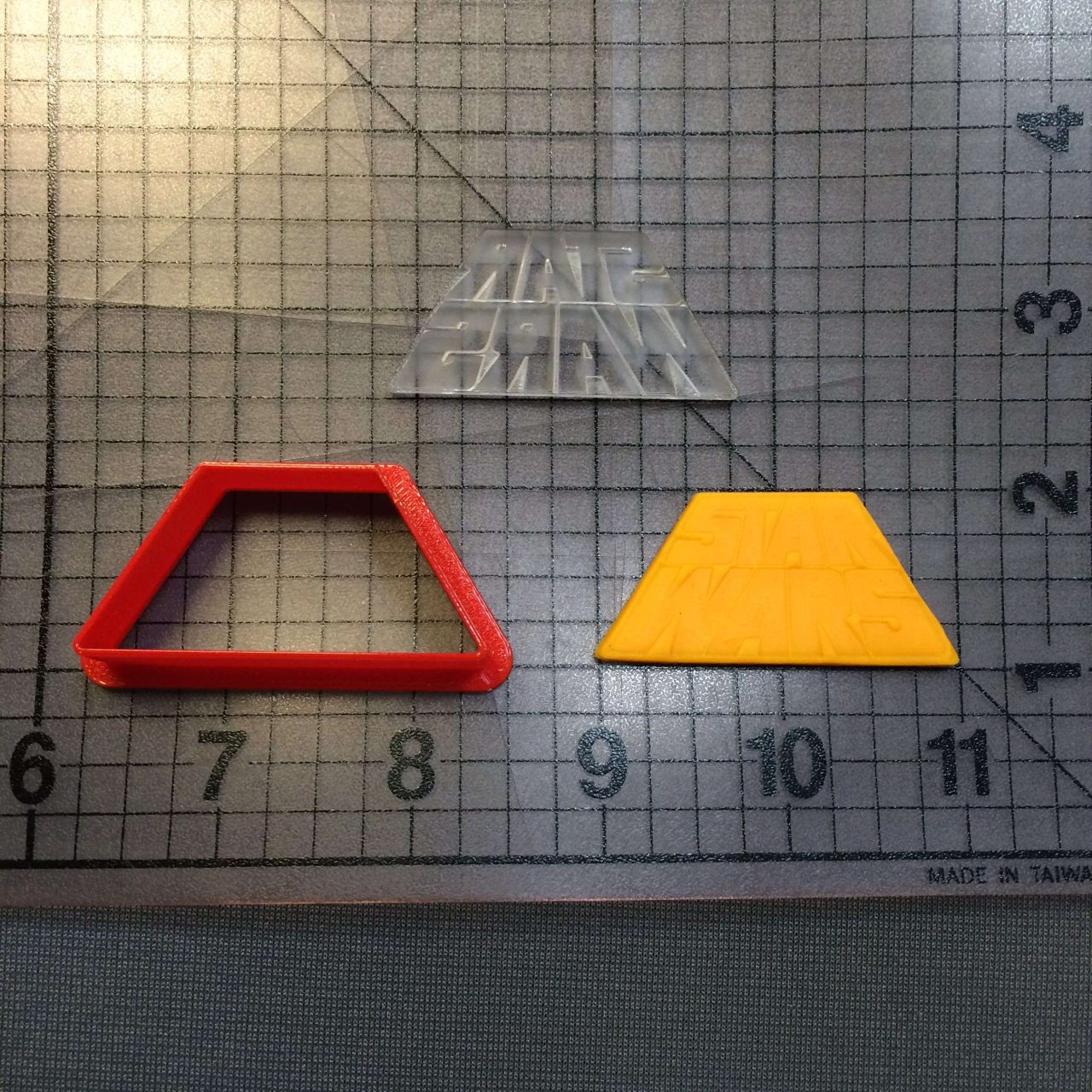 Star Wars Logo 100 Cookie Cutter and Stamp (imprinted 1)