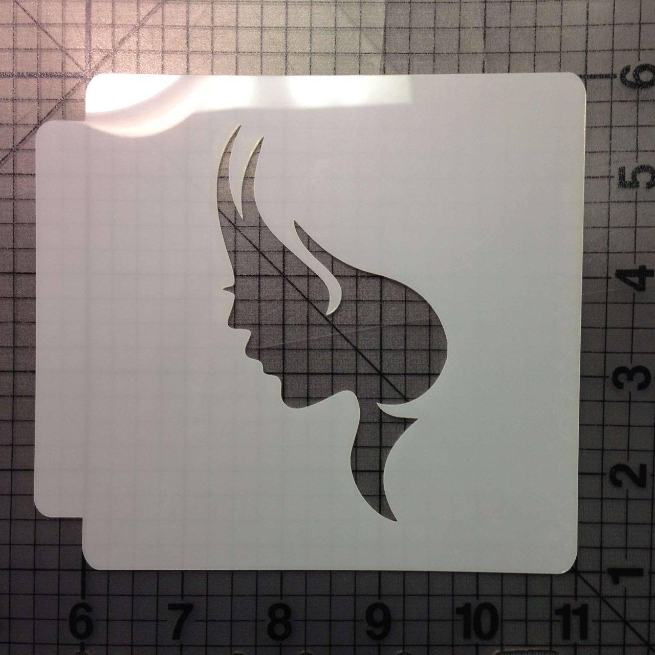 Womens Face Stencil 102