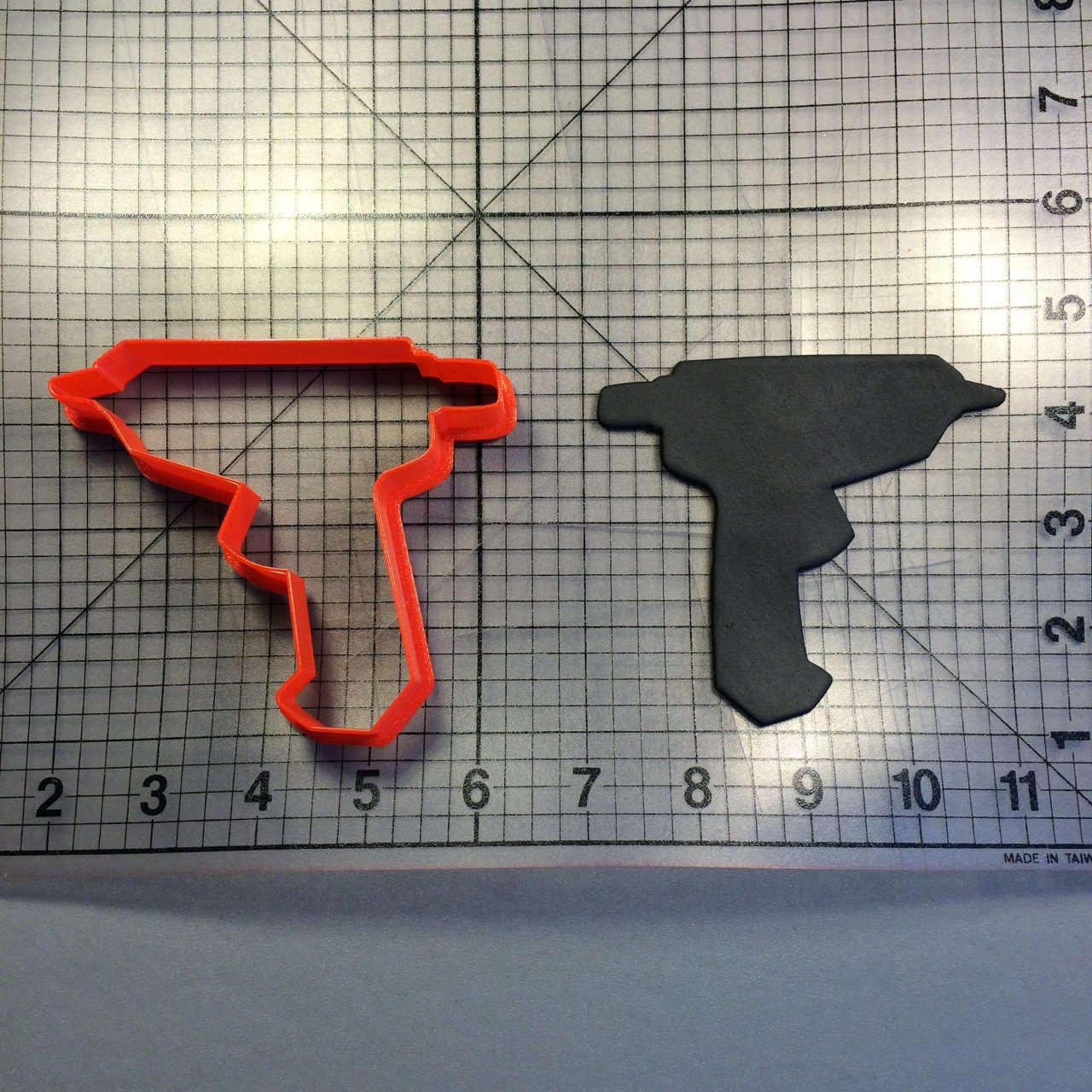 Glue Gun 100 Cookie Cutter