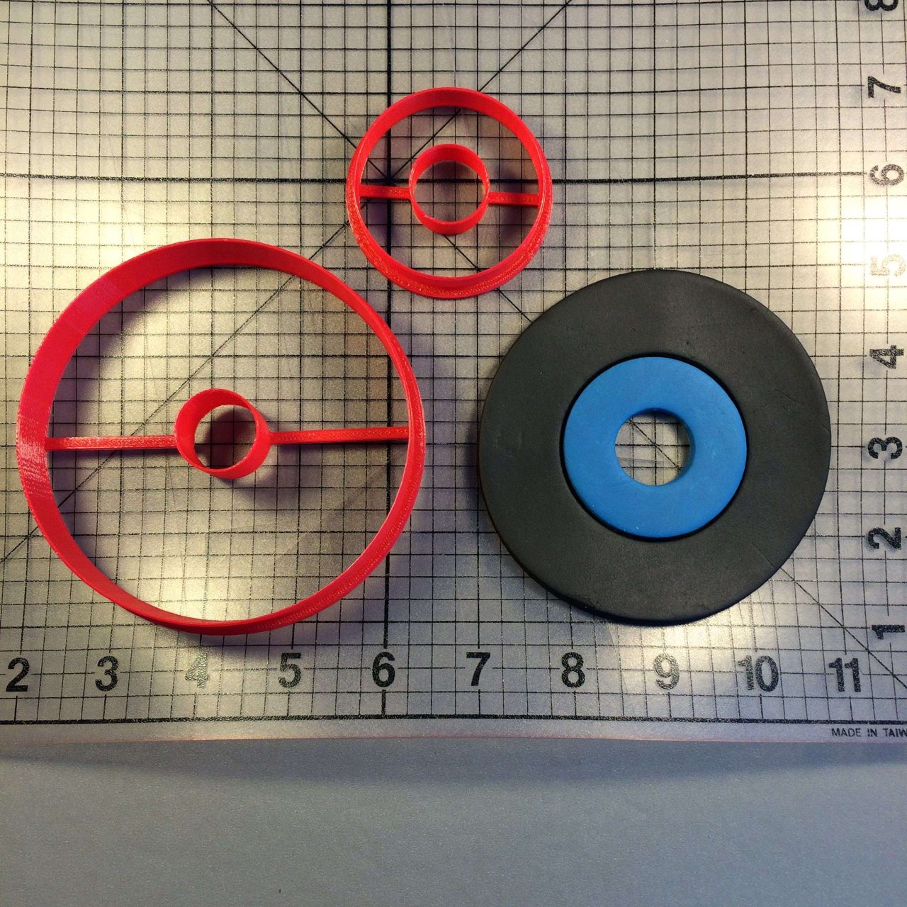 Record 100 Cookie Cutter Set