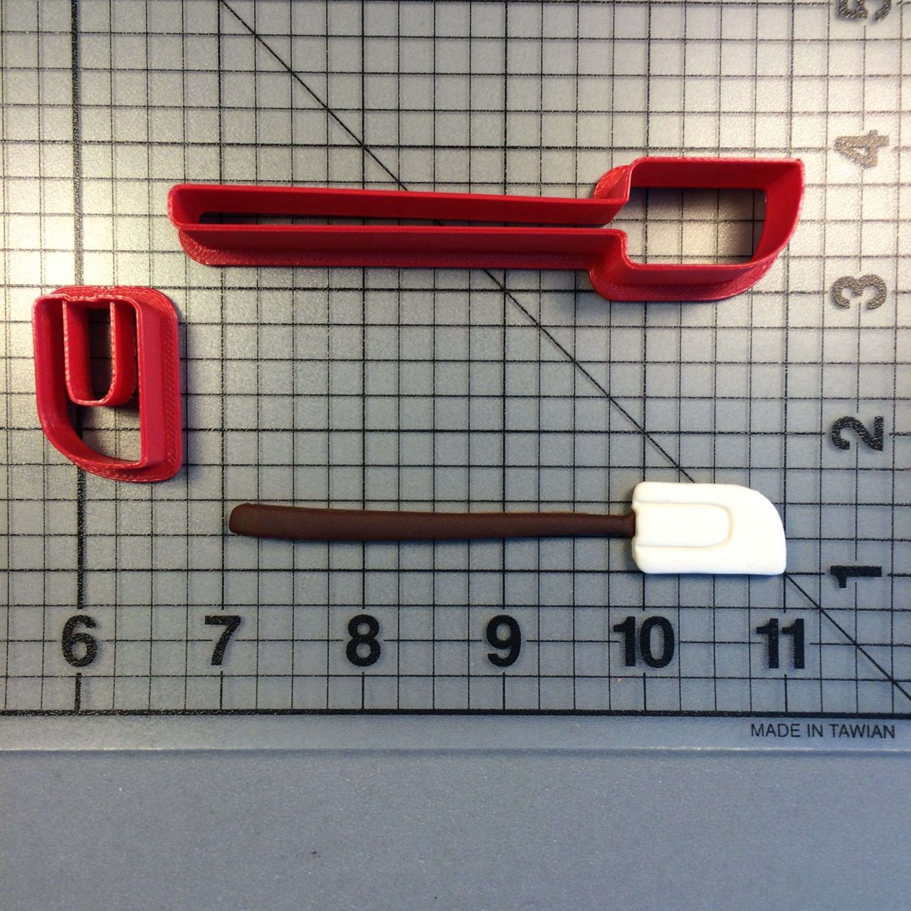 Rubber Scraper 100 Cookie Cutter Set