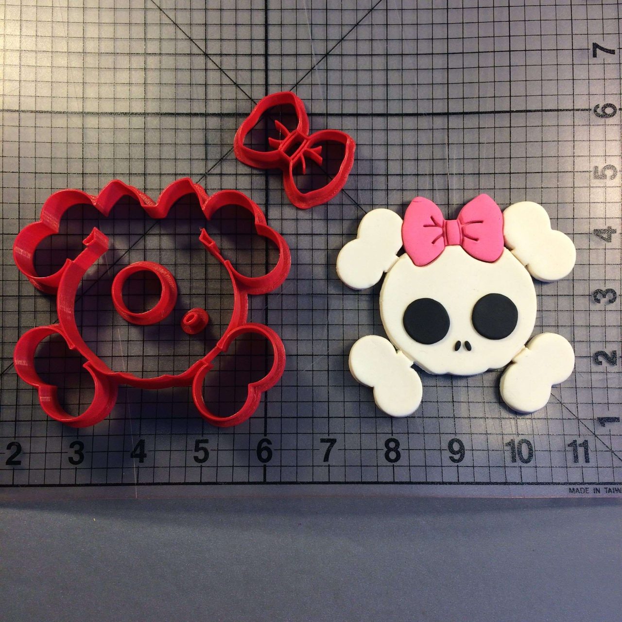 Skull and Crossbones 102 Cookie Cutter Set