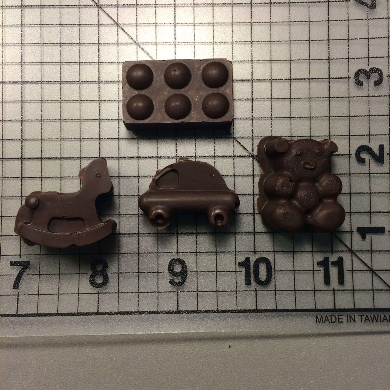 Toys 100 Chocolate Silicone Mold (1)