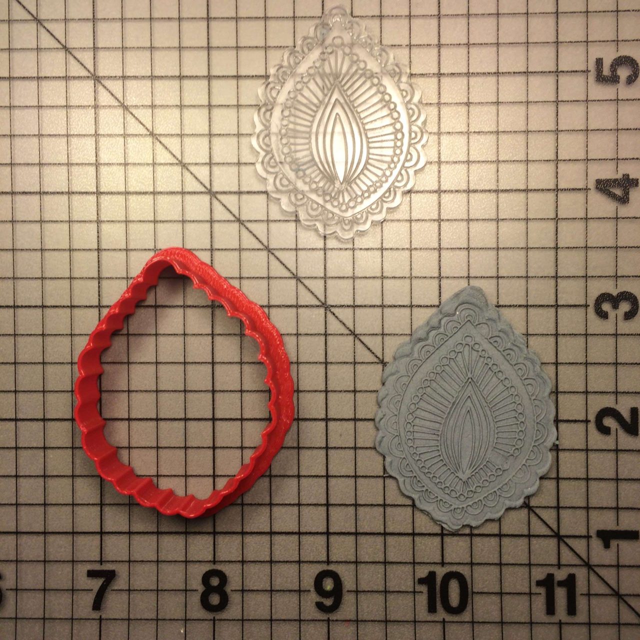 Flower 102 Cookie Cutter and Acrylic Stamp - Image 3