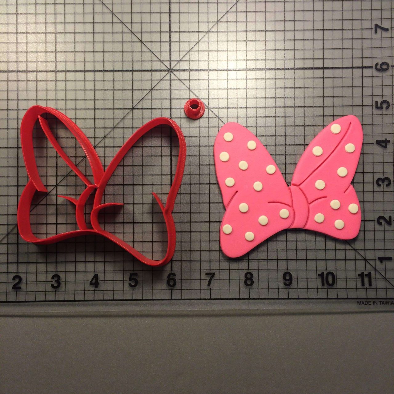 Minnie Mouse Bow 100 Cookie Cutter Set