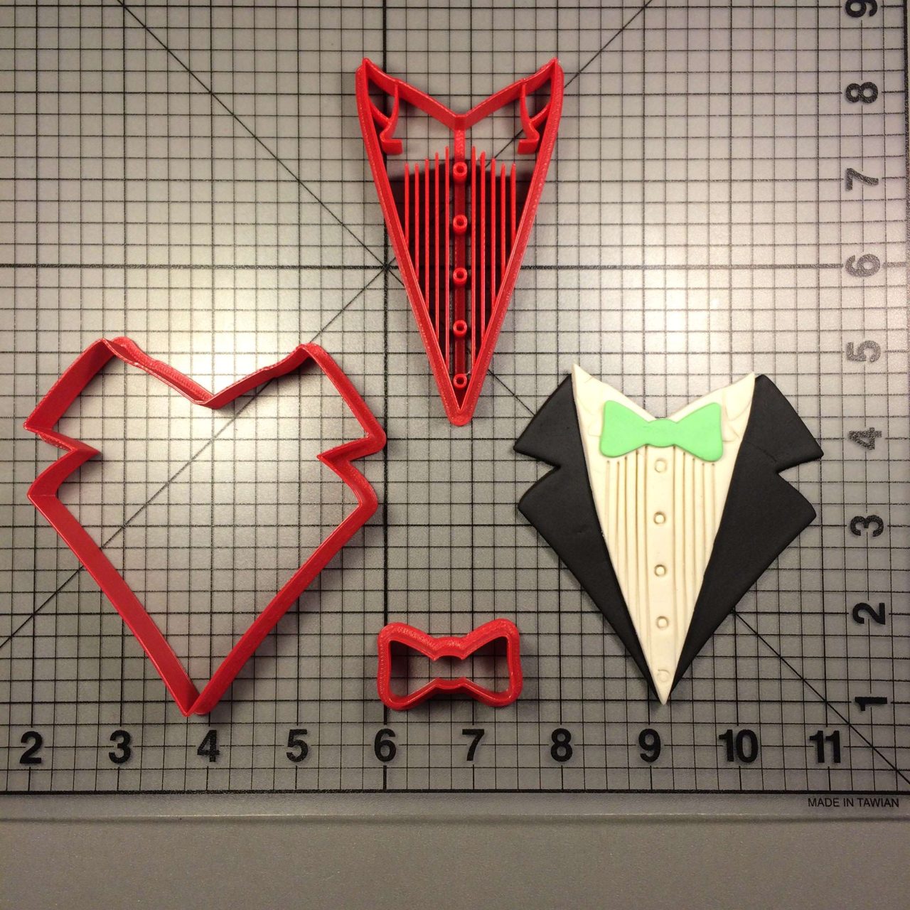 Tuxedo Shirt 266-B950 Cookie Cutter Set (4 inch)