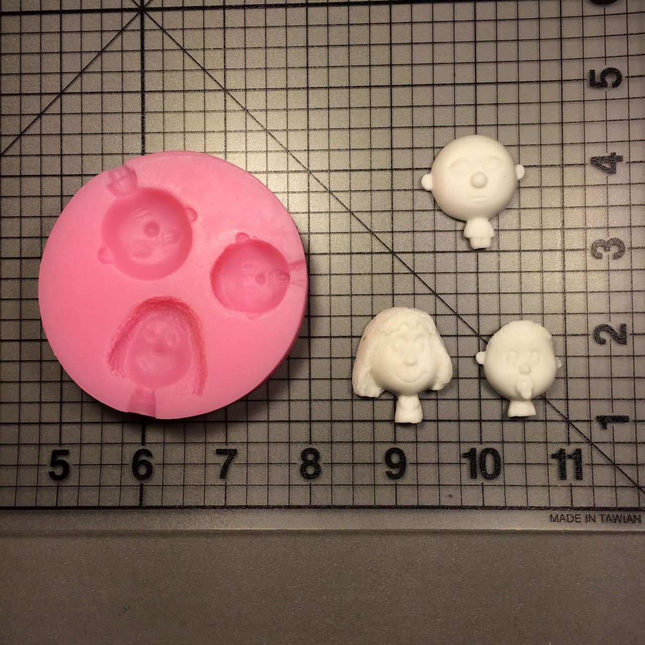 Family Faces 284 Silicone Mold (1)