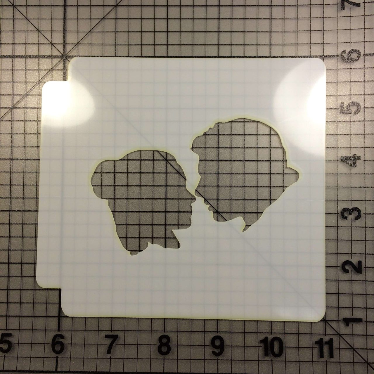 Han and Leia Stencil 100