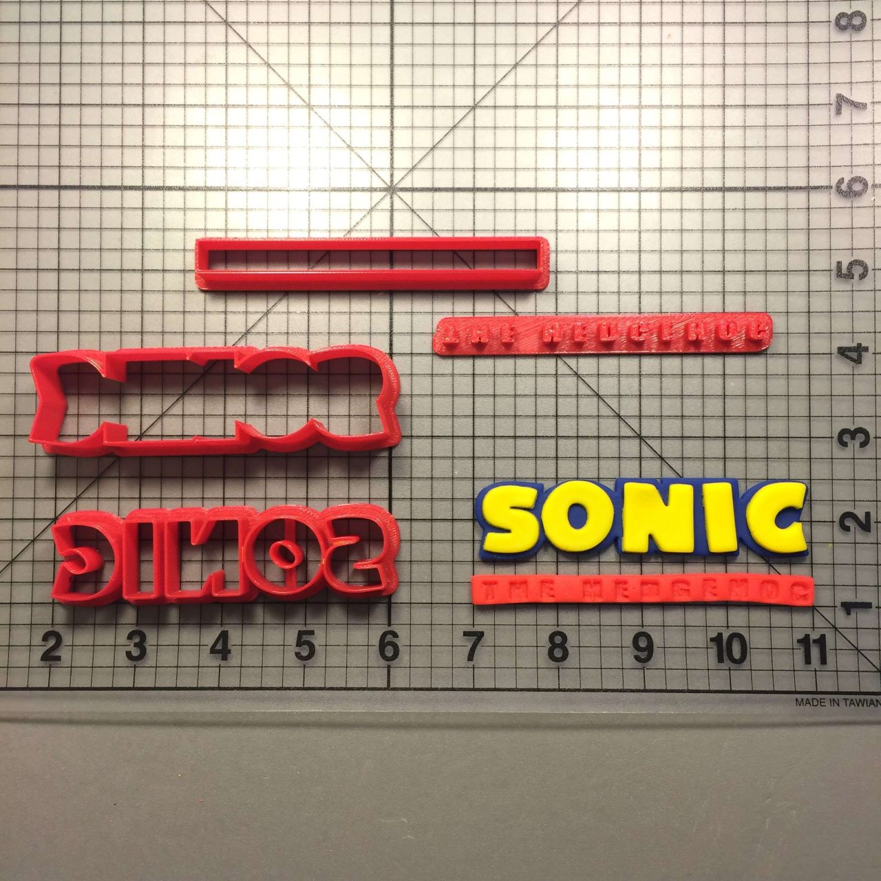 Sonic the Hedgehog Logo Cookie Cutter Set