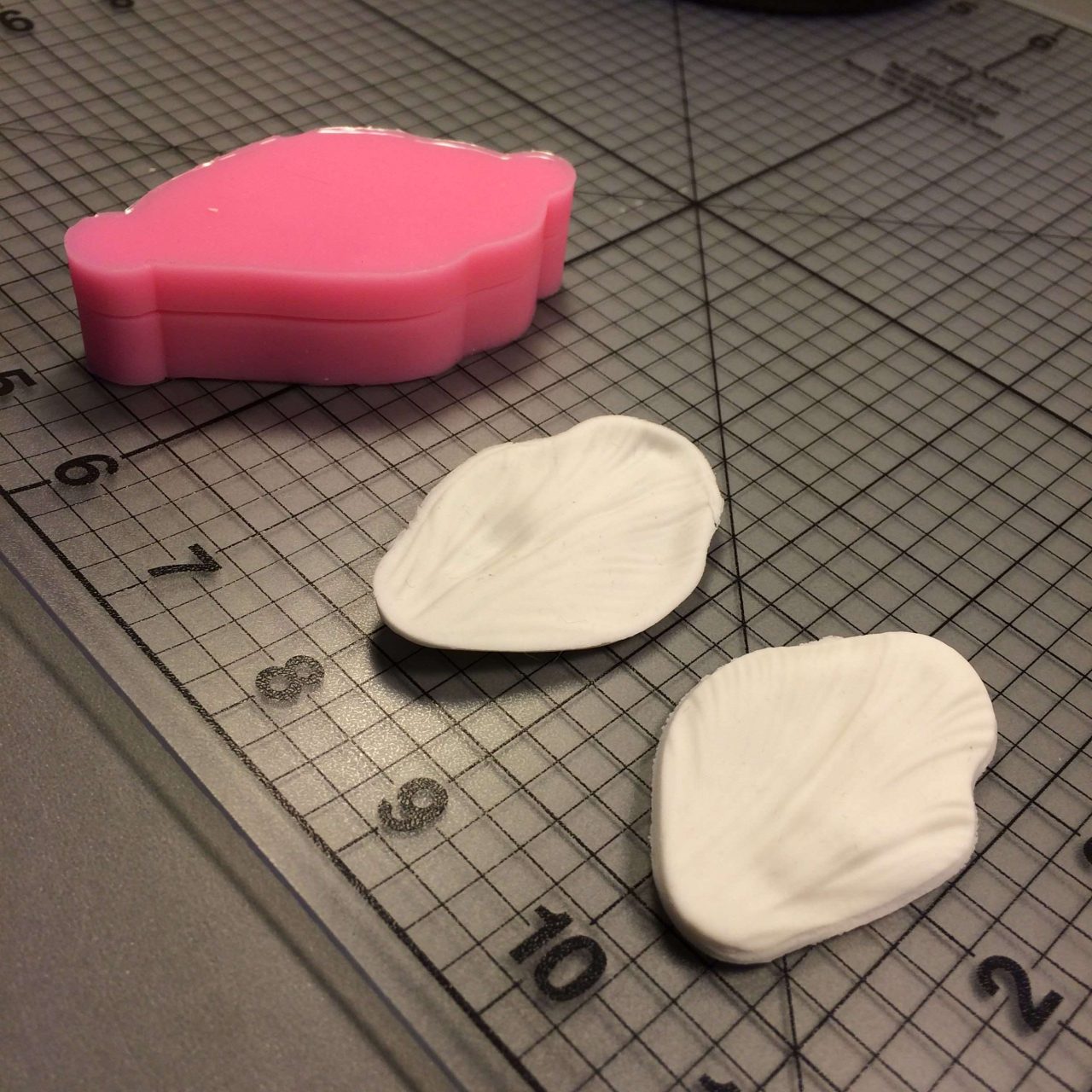 Veiners for Orchid Throat Tulip 137 Cutter and Silicone Mold Set (3)
