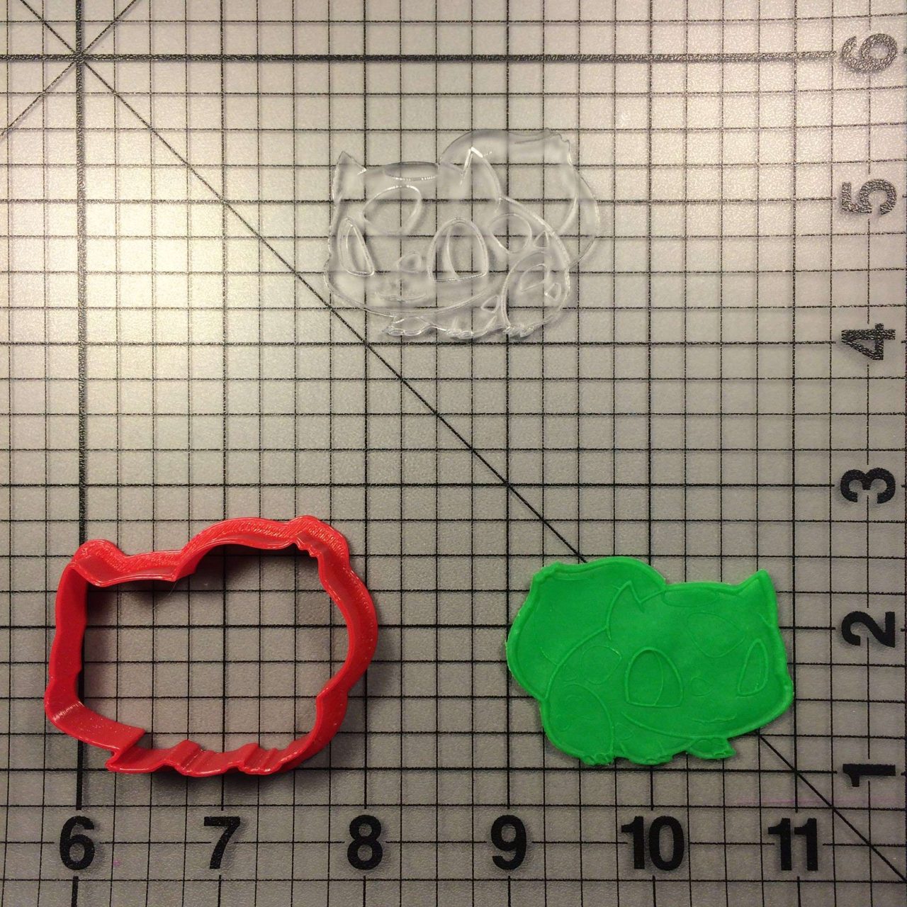 Bulbasaur 100 Cookie Cutter and Stamp (imprinted 1)
