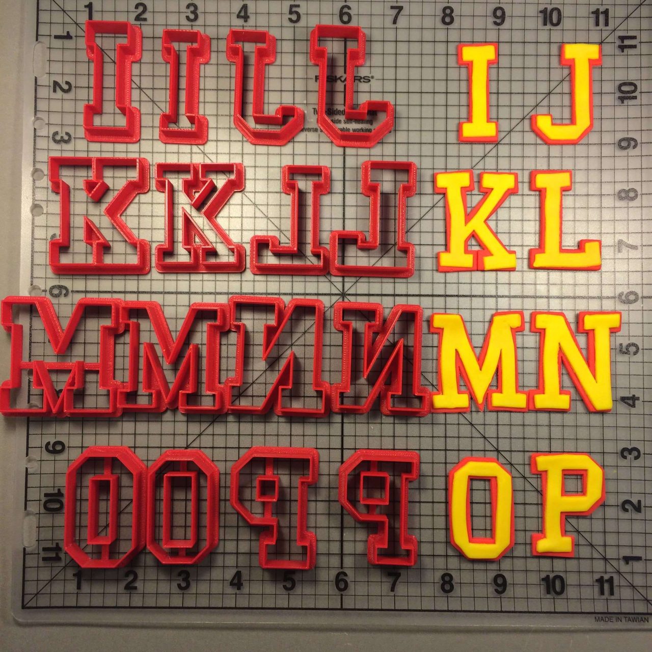 College Font Uppercase Offset Cookie Cutter Set (1)