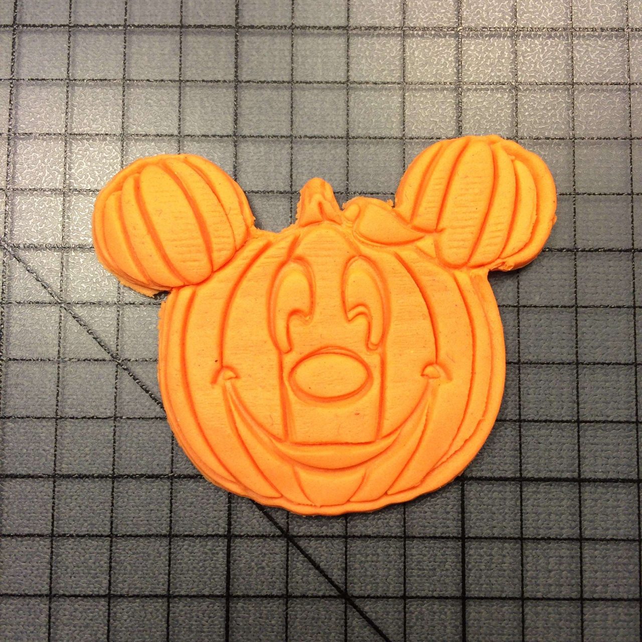 Mickey Pumpkin 100 Cookie Cutter and Stamp (embossed 1)