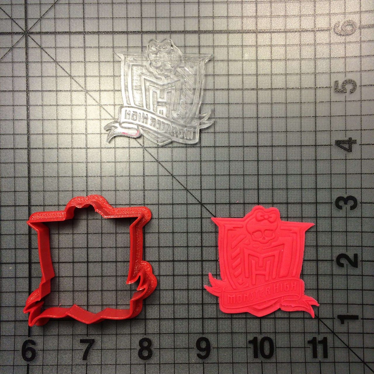 Monster High 100 Cookie Cutter and Stamp (imprinted 1)