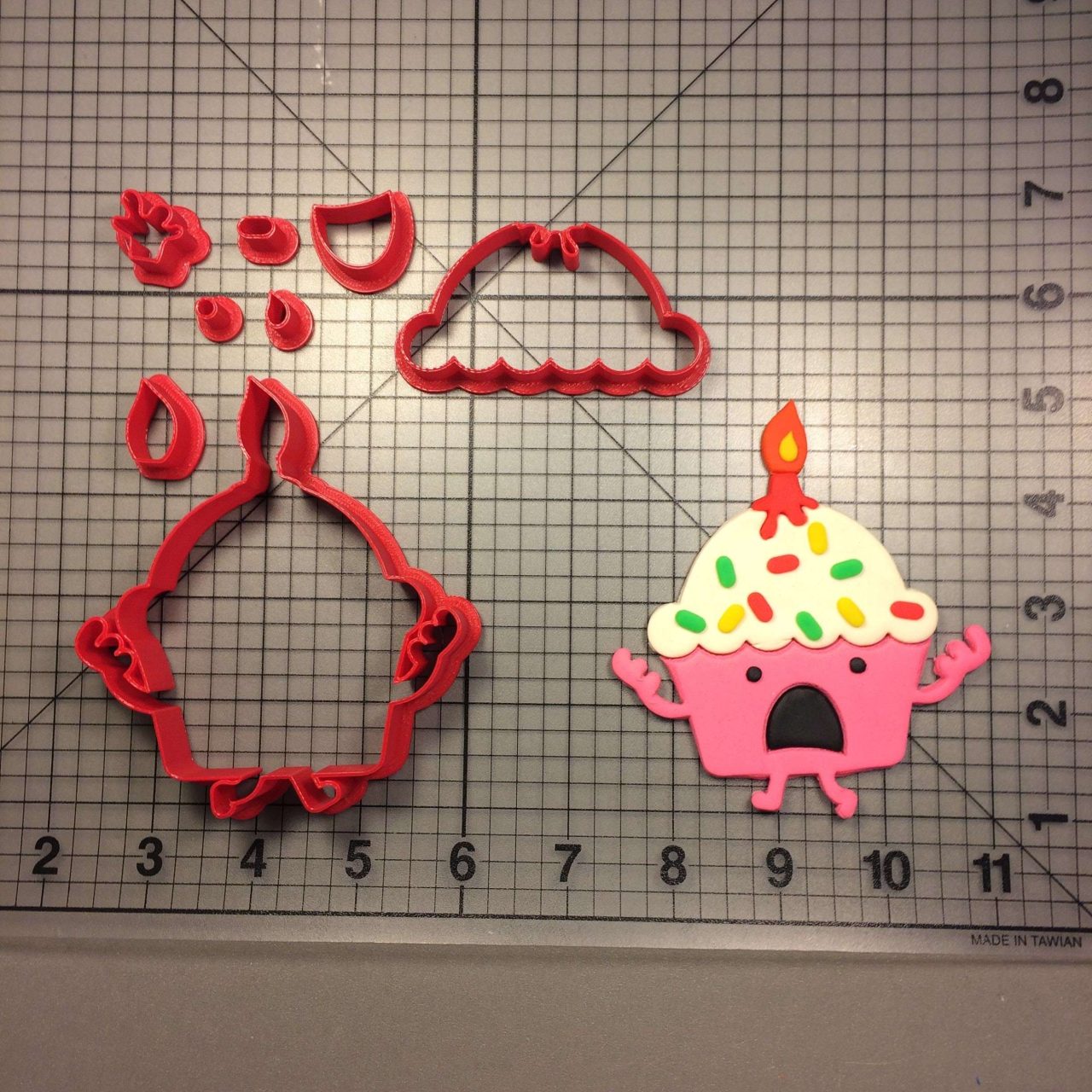 Scared Cupcake 100 Cookie Cutter Set