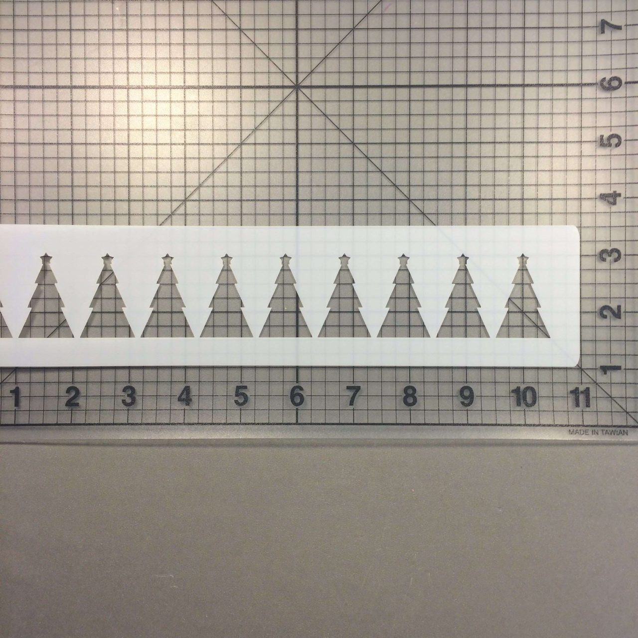 Christmas Tree Stencil Strip 100 (1)