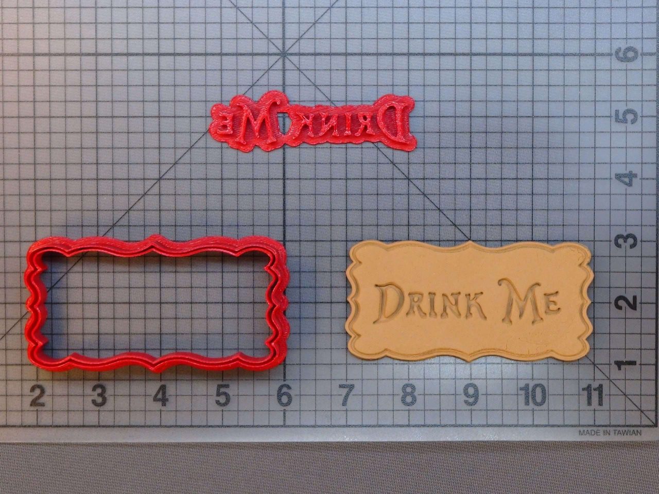 Alice In Wonderland - Drink Me 266-A136 Cookie Cutter and Stamp