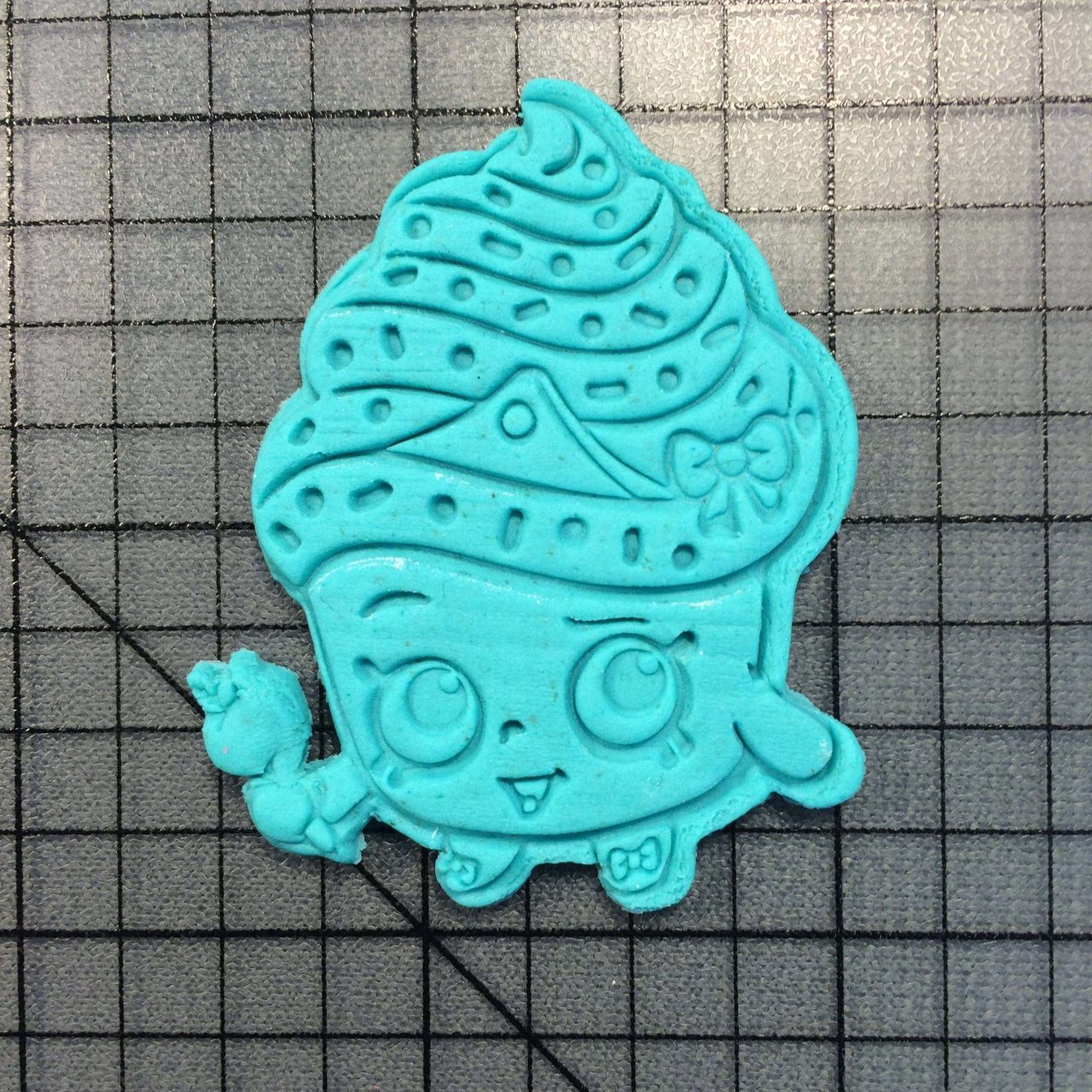 Shopkins- Cupcake Queen 100 Cookie Cutter and Stamp (embossed 1)