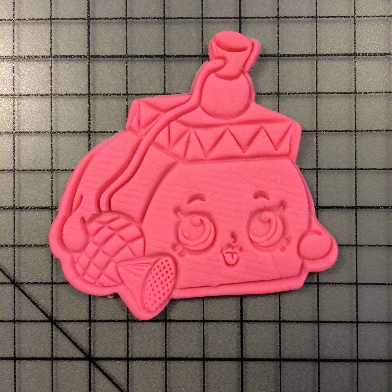 Shopkins- Pretty Puff 100 Cookie Cutter and Stamp embossed 1