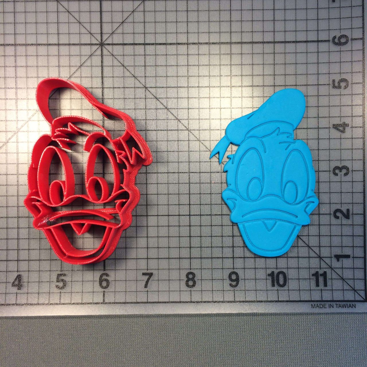 Donald Duck 101 Cookie Cutter