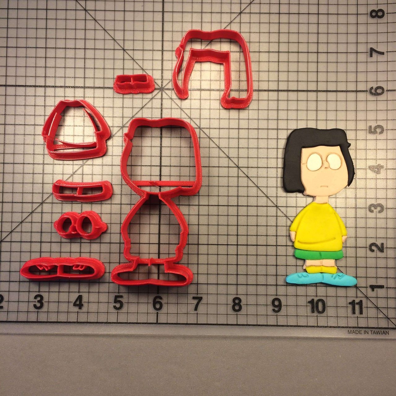 Charlie Brown- Marcy 100 Cookie Cutter Set