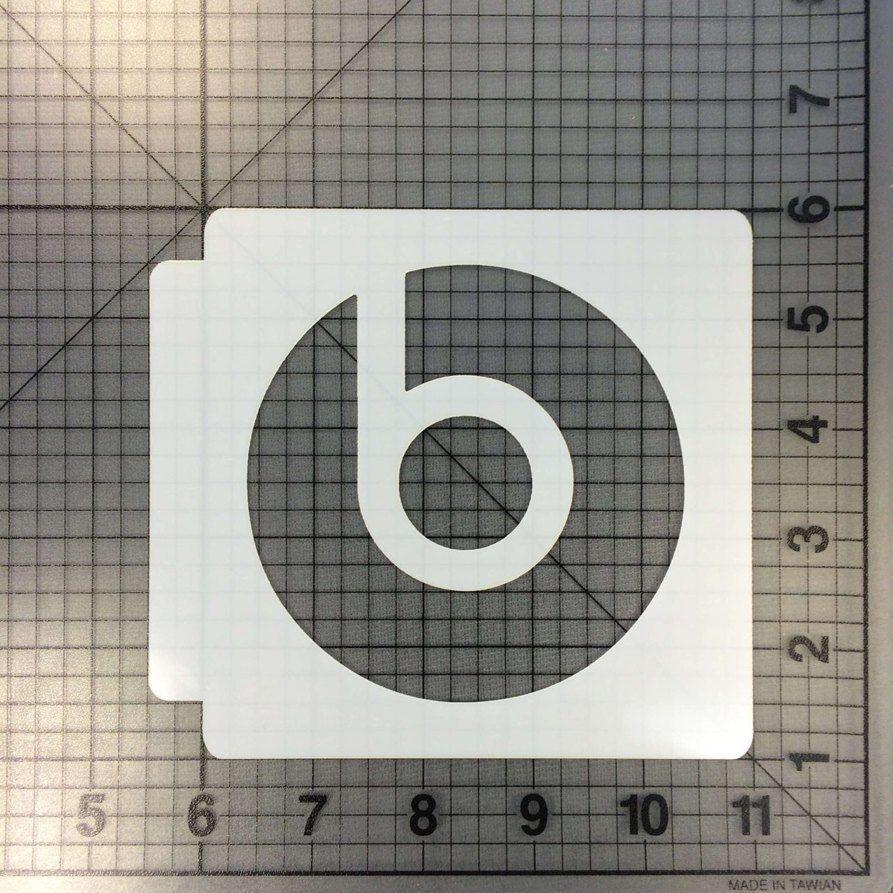 Beats Logo Stencil 100